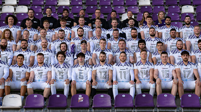 Der SSV Reutlingen 05 Eagles vor der Regionalliga-Saison 2023. Vordere Reihe von links: Benny Kotraci, Luis Leatherman, Lasse Ra Der SSV Reutlingen 05 Eagles vor der Regionalliga-Saison 2023. Vordere Reihe von links: Benny Kotraci, Luis Leatherman, Lasse Ra