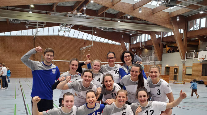 Gehen optimistisch in die Relegation zur Regionalliga: die Frauen der TSG Reutlingen. Hintere Reihe von links: Trainer Jan Graue