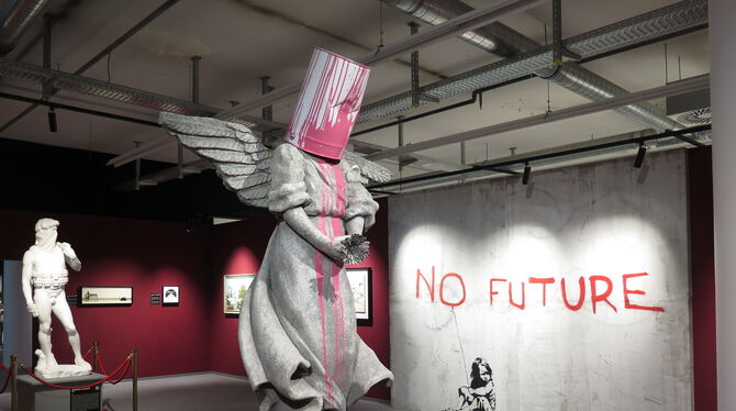 Blick in die bis Ende Juli laufende Ausstellung »The Mystery of Banksy« in den Stuttgarter Königsbau-Passagen. FOTO: STRÖHLE Blick in die bis Ende Juli laufende Ausstellung »The Mystery of Banksy« in den Stuttgarter Königsbau-Passagen. FOTO: STRÖHLE