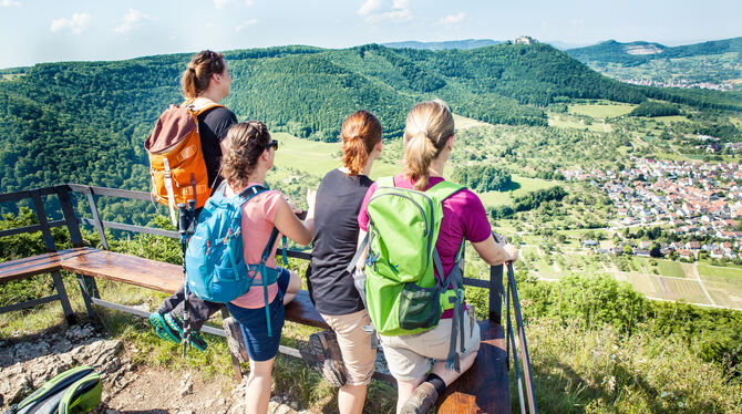 Tolle Ausblicke: Das Wegenetz der Hochgehberge wendet sich an Wanderer ohne Höhenangst.  FOTO: HAMMER/HOCHGEHBERGE Tolle Ausblicke: Das Wegenetz der Hochgehberge wendet sich an Wanderer ohne Höhenangst.  FOTO: HAMMER/HOCHGEHBERGE