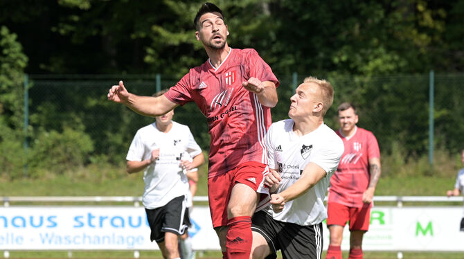 Fehlt möglicherweise dem SV Bronnen: Spielertrainer Akin Aktepe.  FOTO: BAUR