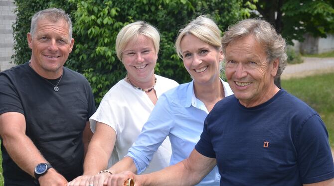 Solche engagierte Lehrer braucht das Land: seit Jahrzehnten für die Großveranstaltung im Pliezhäuser Schönbuchstadion verantwort Solche engagierte Lehrer braucht das Land: seit Jahrzehnten für die Großveranstaltung im Pliezhäuser Schönbuchstadion verantwort