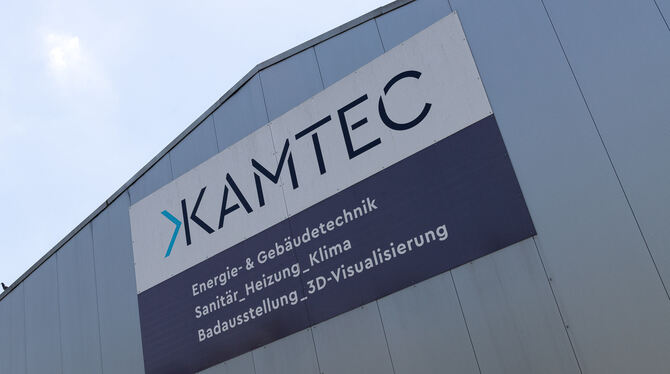 Energie- und Gebäudetechnik Firmenschild am Sitz der Kamtec GmbH in Metzingen