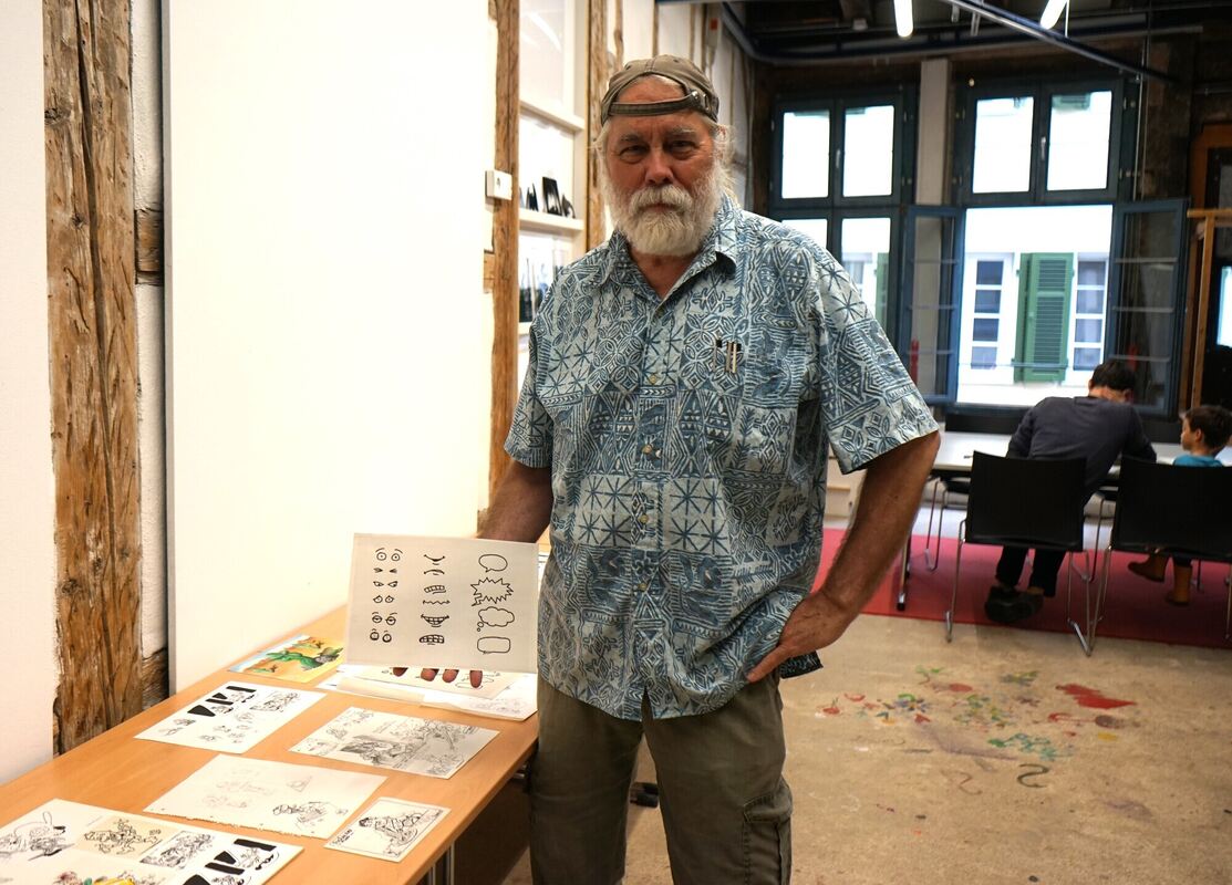 Künstler erklärt im Tübinger Stadtmuseum, wie Cartoons und Comics