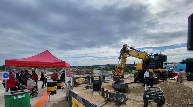 Unternehmen Bei der »Schwäbischen BAUMA« von MTS in Hayingen wurden spannende Einblicke in innovative Technologien geboten.