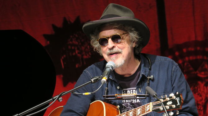 niedecken dylan-abend sudhaus foto akr Wolfgang Niedecken bei seinem Bob-Dylan-Abend im März 2023 im Tübinger Sudhaus.