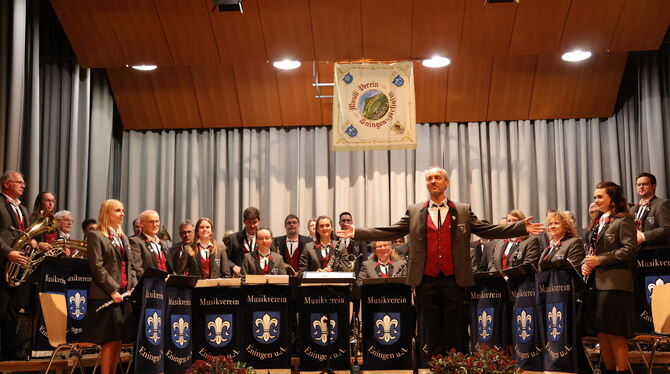 Die Gemeindekapelle des Musikvereins Eningen unter der musikalischen Leitung von Andreas Schumacher.