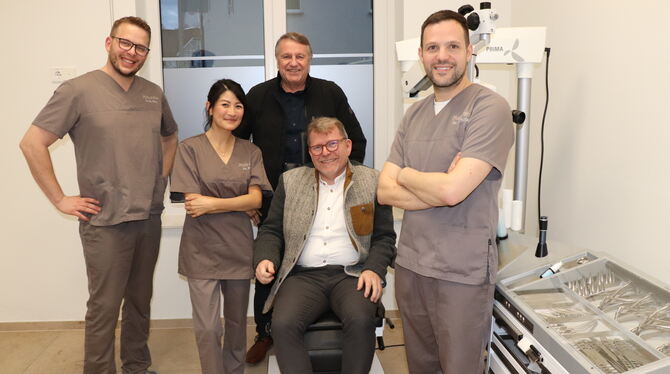 Gesundheit Das Team in der MKG-Klinik ist wieder mit Dr. Simon Werz (links), Dr. Denise Pfeifle und Dr. Dr. Martin Pfeifle komplett. Haupta