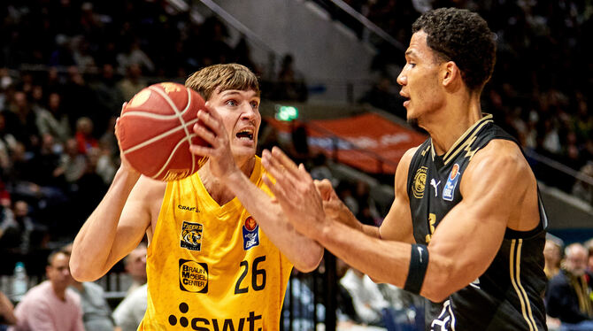 2023, 2023/24, 23/24, BBL, Basketball, Basketball Loewen Braunschweig, Braunschweig, GER, Saison, Saison 2023/2024, Spieltag, Sp Kehrt ins Tübinger Team zurück: Till Jönke (links).