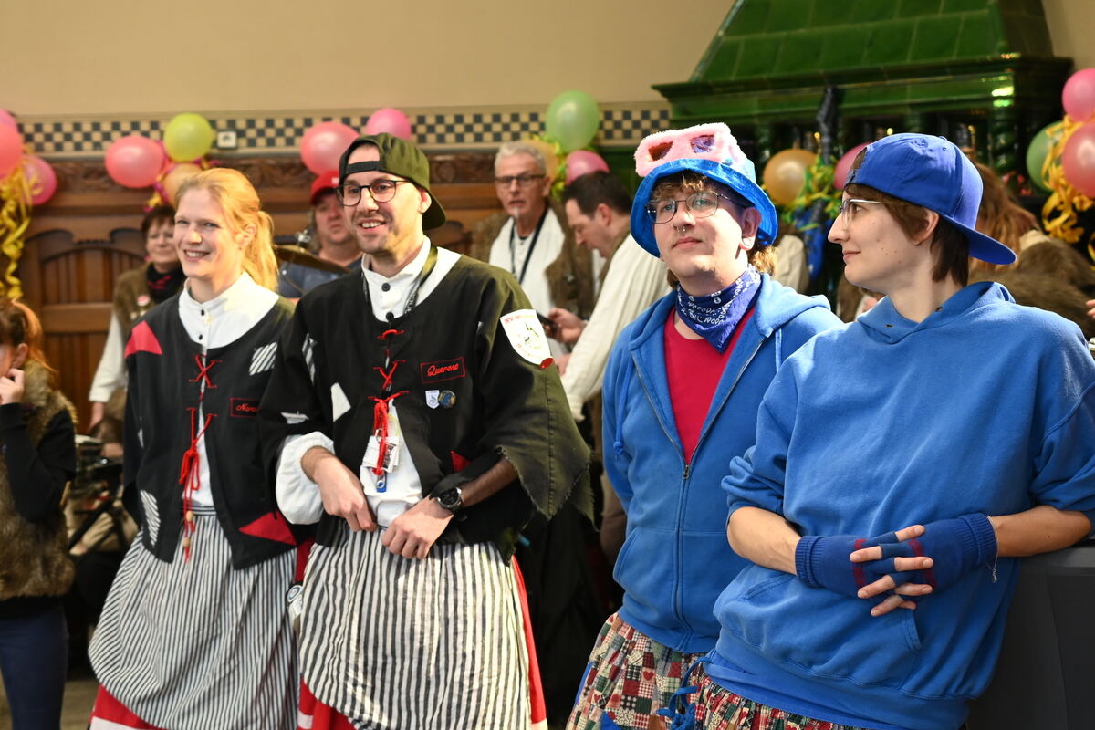 Sturm auf das Reutlinger Landratsamt. Sturm auf das Reutlinger Landratsamt.