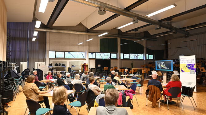 Württembergische Philharmonie Reutlingen So sieht die Erlebniswelt Orchester beim Kurs »Mein erstes Mal« aus: Gemütlich im Probenraum der Württembergischen Philharmonie