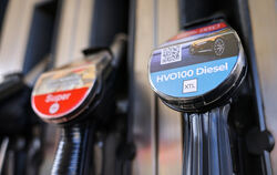 Bald wird es an vielen Tankstellen in Deutschland einen neuen, klimaschonenden Diesel-Kraftstoff geben.