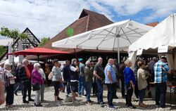 Metzingen war rappelvoll beim Schwäbischen Kunstmarkt am Pfingstsonntag und -montag. In die Sieben-Keltern-Stadt strömten nach A