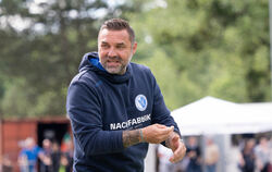 Ärgert sich über das späte Gegentor nach einem Freistoß in der 86. Minute: Young Boys Reutlingens Trainer Volker Grimminger beim
