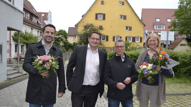 Ein Schulprojekt schnell zu Ende gebracht, von links: Miras Mirasevic, Patrick Hubertz, Jörg Meissnest und Katrin Lenckner. FOT Ein Schulprojekt schnell zu Ende gebracht, von links: Miras Mirasevic, Patrick Hubertz, Jörg Meissnest und Katrin Lenckner. FOT
