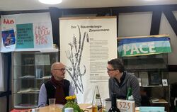 Friedrich Schirmer und Marcus Michalski bei ihrem Auftritt in der Zimmermann-Gedenkstätte.  FOTO: RANDECKER 