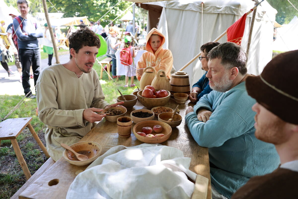 Mittelaltermarkt Pfu_Schloesslespark_2024__17