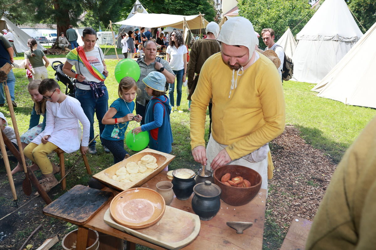 Mittelaltermarkt Pfu_Schloesslespark_2024__12