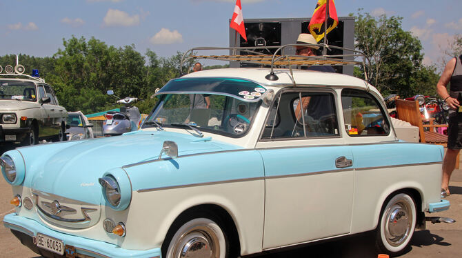 Echte Hingucker sind beim Zweitakt- und Ostfahrzeugtreffen Süddeutschland mit Zweirad-Klassiker-Treffen zu sehen. FOTOS: LEIPPE Echte Hingucker sind beim Zweitakt- und Ostfahrzeugtreffen Süddeutschland mit Zweirad-Klassiker-Treffen zu sehen. FOTOS: LEIPPE
