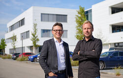 Johannes Fiedler (links) und Jannis Rotar, Geschäftsführer der Fiedler Gewerbeimmobilien GmbH.