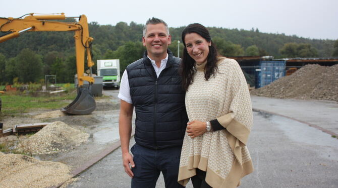 Eiscafé Kirchentellinsfurt Hier wollen Frieder und Charlotte Gueudin ein Eiscafé eröffnen - direkt am Neckartalradweg in Kirchentellinsfurt.