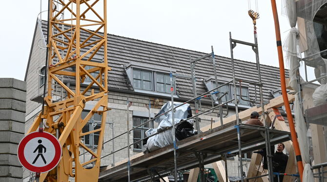 Baustelle Oberamteistraße Das Fachwerk für den Neubau an der Oberamteistraße Nummer 34 ist schon ziemlich weit gediehen.