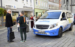 Rund ums GEA-Mobil wurde engagiert diskutiert.