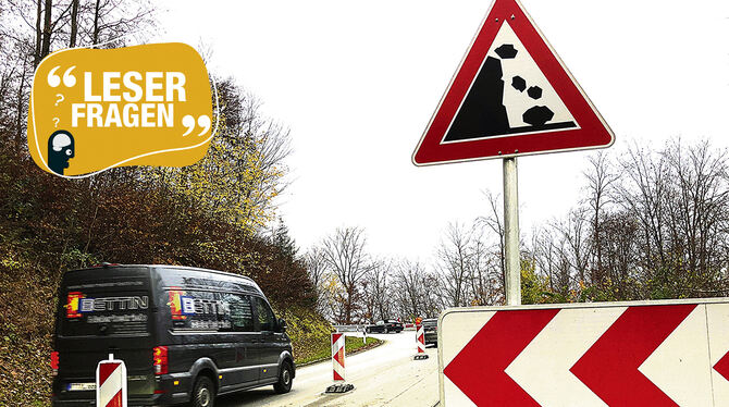 Die Dauerbaustelle auf der Eninger Steige: Gebaut wird hier nicht. Der Verkehr kann nur einspurig an der Sperrung vorbei. Von re