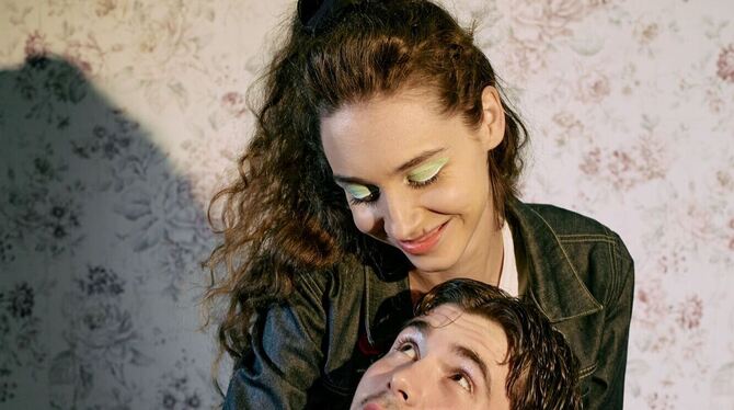 Marlene Goksch, Richard Kipp, The Black Rider, Theater Die Tonne Reutlingen Spielen im Musical »The Black Rider« am Theater Die Tonne ein Liebespaar: Marlene Goksch (Käthchen) und Richard Kipp (Wilhelm).