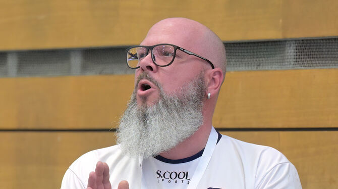 In der siebten Saison Trainer des TV Großengstingen: Markus Kasch.  FOTO: BAUR