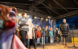 Vor einer Woche wurde der Weihnachtsmarkt eröffnet mit mehreren Gesangsauftritten, nun folgt der große GEMA-Schock für Clemens (