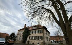 Die Stadt Bad Urach rechnet für den Umbau des Alten Schulhauses zum Dorfgemeinschaftshaus mit Kosten in Höhe von rund dreieinhal