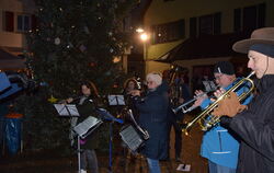 Singen unterm Weihnachtsbaum