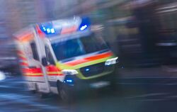 Notarzt im Blaulicht-Einsatz