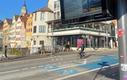 Immerhin scheint die Sonne: In Tübingen fahren am Dienstag und Mittwoch kaum Busse. Eine Notfalllinie zu den Kliniken ist aber e