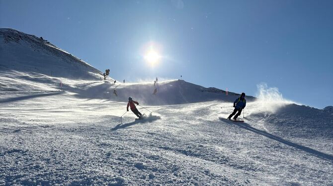 Skivergnügen auf echtem Pulverschnee in 2.600 Metern Höhe in Sportgastein. FOTOS: KREPPENHOFER Skivergnügen auf echtem Pulverschnee in 2.600 Metern Höhe in Sportgastein. FOTOS: KREPPENHOFER