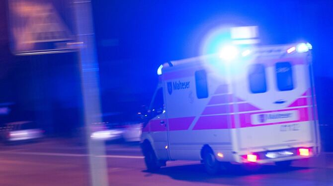 Rettungswagen mit Blaulicht