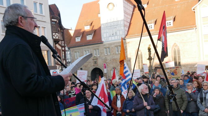 Prof. Gerhard Längle war als Geschäftsführer der Reutlinger Psychiatrie einer der Redner auf dem Marktplatz am Samstagnachmittag