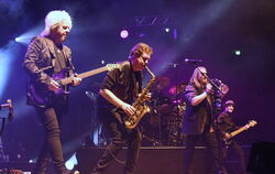 Ziemlich viel Perfektion: Steve Lukather, Warren Ham, Joseph Williams und John Pierce (von links) beim Toto-Konzert am Dienstag 