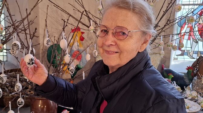 Eiermarkt Dapfen Martinskirche Gomadingen Maiken Kalkhof Maiken Kalkhof hat sich auf Scherenschnitte spezialisiert.