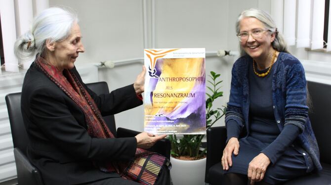 Gisa Haas (links) und Susanne Knörrich von der Anthroposophischen Gesellschaft Zweig Reutlingen berichteten über die Vortragsrei Gisa Haas (links) und Susanne Knörrich von der Anthroposophischen Gesellschaft Zweig Reutlingen berichteten über die Vortragsrei
