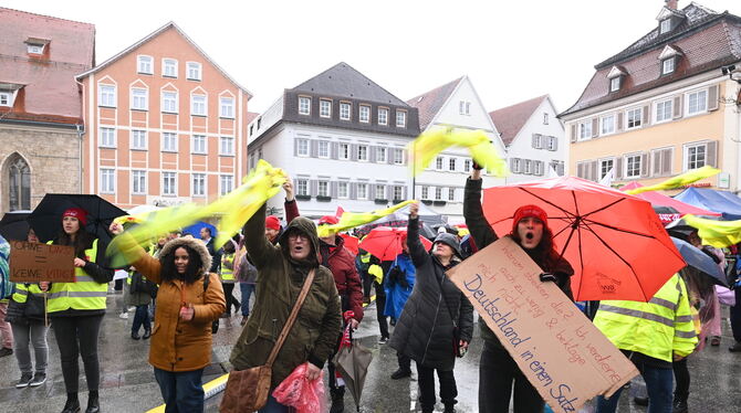 Die Stimmung der Streikenden ist kämpferisch.