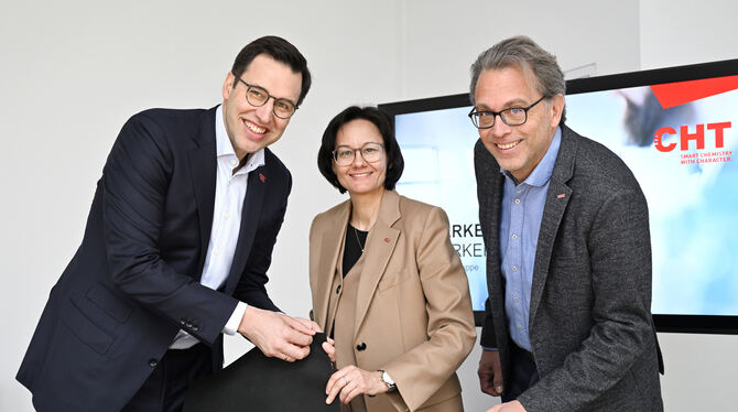 Eva Baumann, neue Sprecherin der Geschäftsführung der CHT-Gruppe, Finanz-Geschäftsführer Christian Rink (links) und Marketinglei