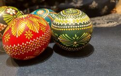 Porzellan, Holz, Glas, Naturschale, bestickt, mit Perlen beklebt, bemalt, gefräst oder von Fabergé: Das Ostereiermuseum beherber