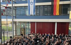 82 junge Musiker begeisterten im Rahmen der Kreispartnerschaft ihr Publkium.