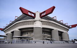 Ein Stadion, das einen förmlich erschlägt: Das Giuseppe Meazza Stadion in Mailand. Im Volksmund San Siro genannt. Berühmt durch 
