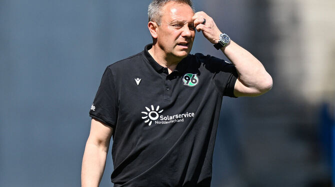 Muss nach nur vier Monaten wieder gehen: Hannover-Coach André Breitenreiter. FOTO: DPA Muss nach nur vier Monaten wieder gehen: Hannover-Coach André Breitenreiter. FOTO: DPA