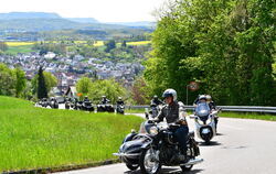 Ob alleine oder zu zweit, auf zwei, drei oder vier Rädern: rund 300 Fahrzeuge nahmen am 19. Biker-Korso der  Motorradfreunde Wan