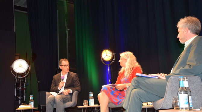 »Wir machen das jetzt«, haben Lisa Federle und Boris Palmer beschlossen. Die Benefizveranstaltung für den Verein »Bewegt Euch« h