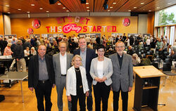 Sie hatten das Thema hervorragend aufbereitet (von links): Rolf Bidlingmaier,  Gerhard Stahl, Zeitzeugin Ruth Gänsslen, Albrecht
